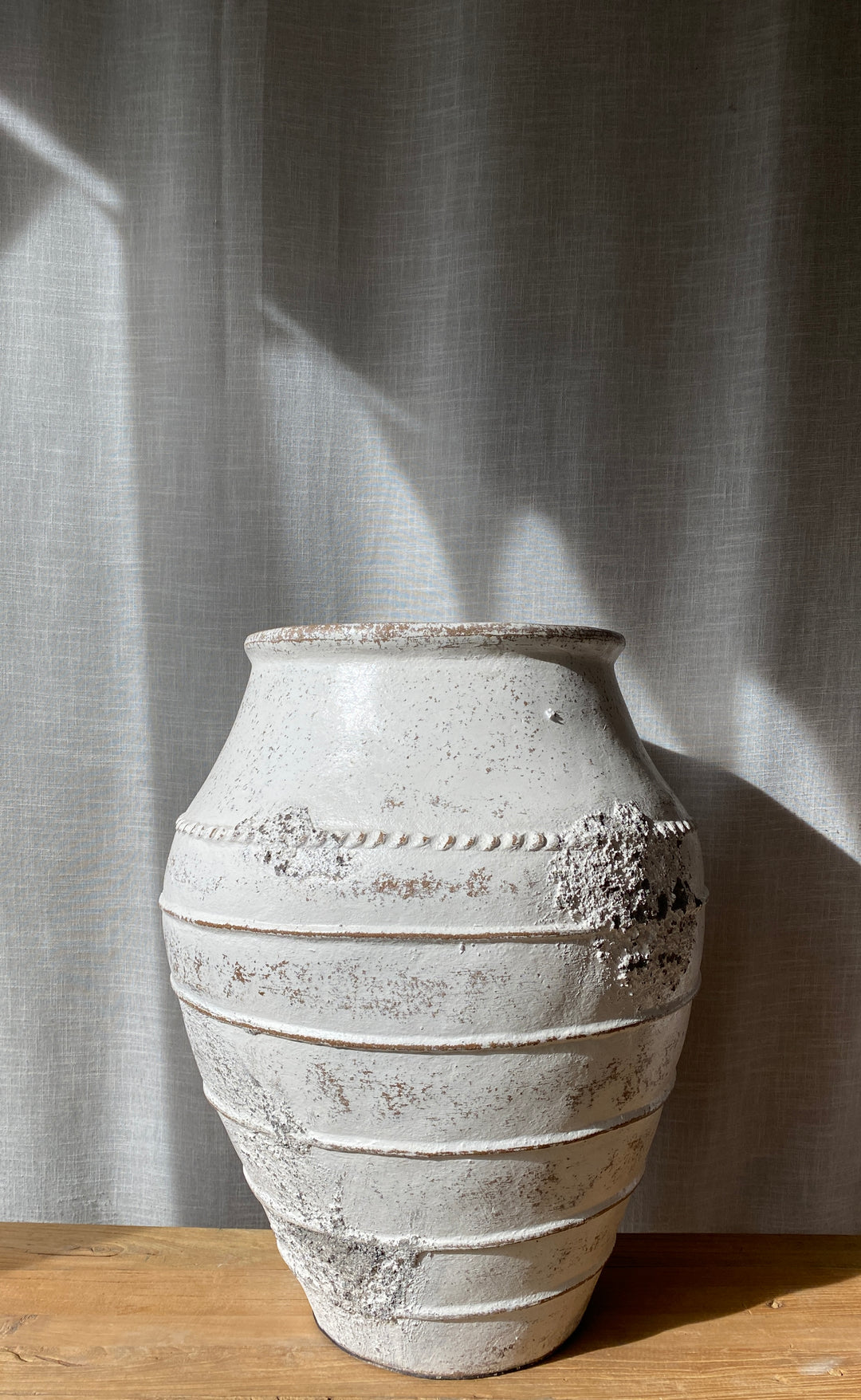 Striated Whitewash Pot L