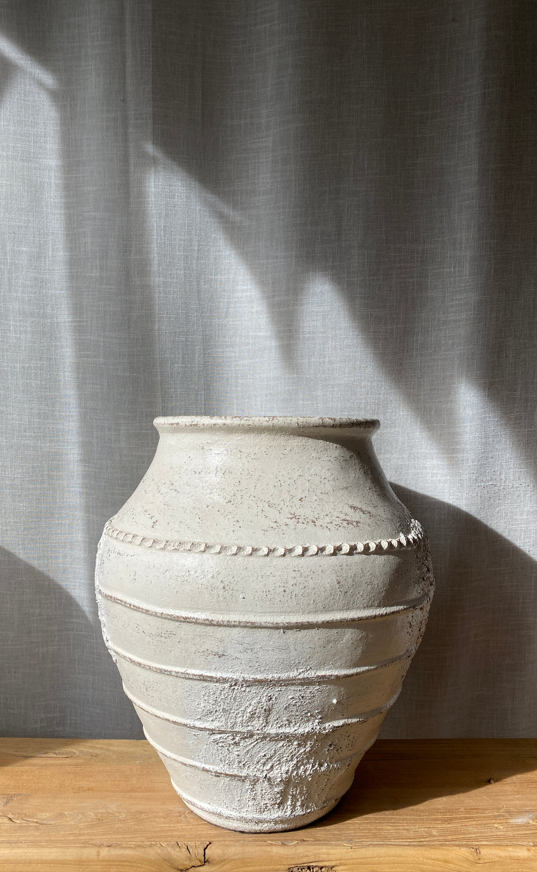 Striated Whitewash Pot M