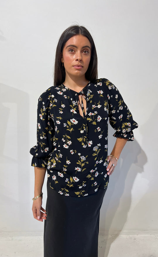 Cara Top Daisy