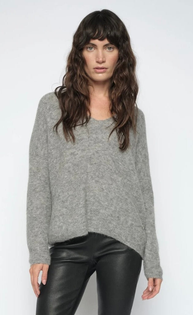 Thora V-Neck Knit Grey