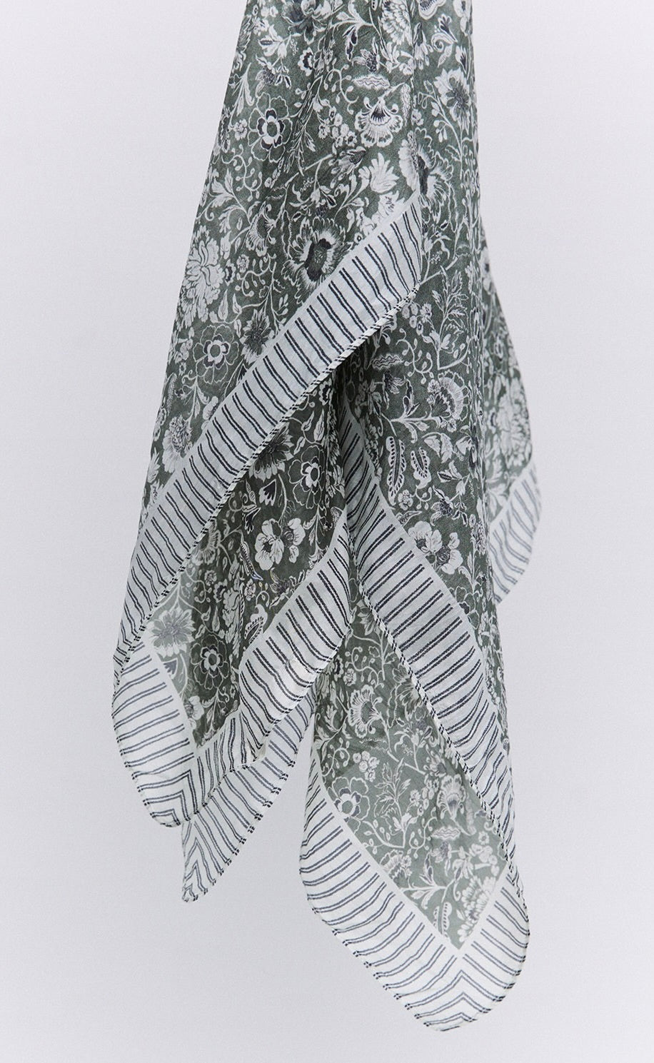 Kaki Bandana Seda Floral