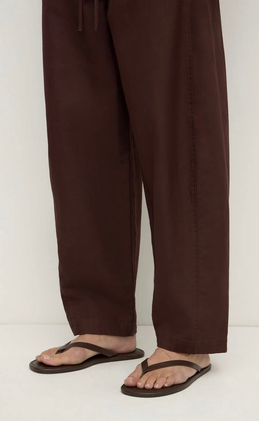 Alina Leather Thong Walnut