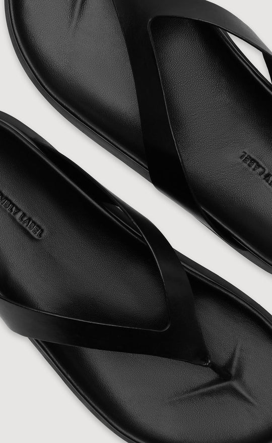 Mela Leather Thong Black
