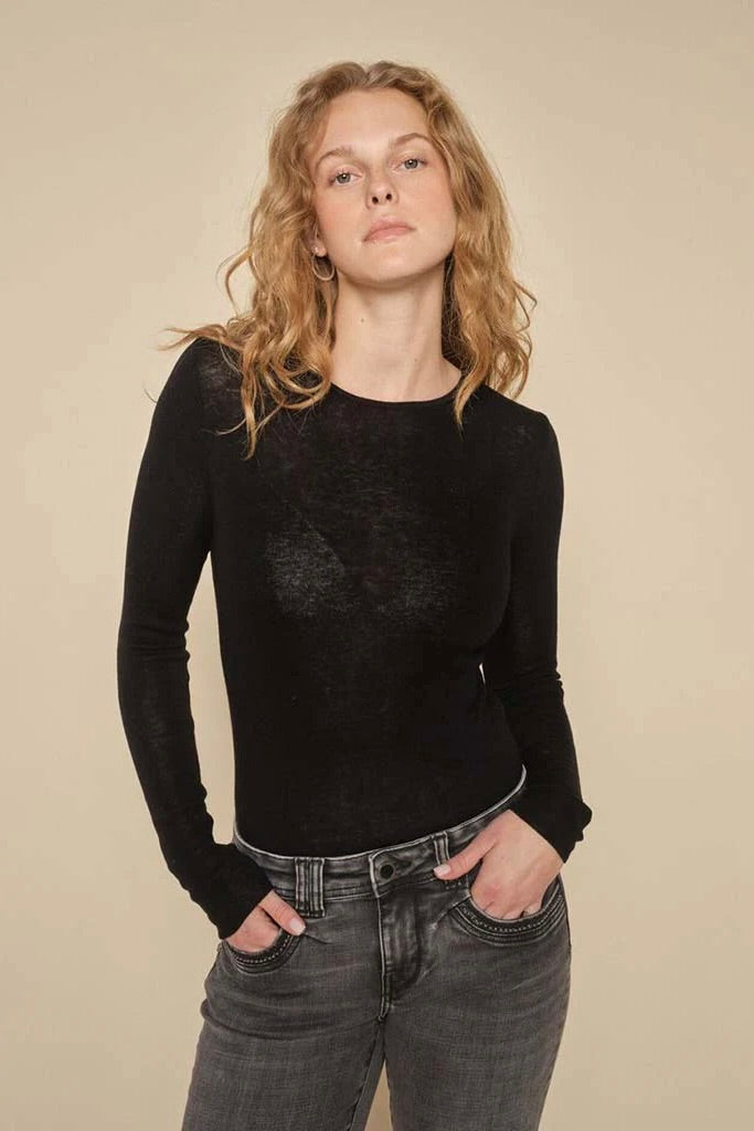 Bouch Round Neck Black