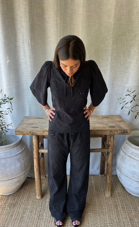 Florence Top Black Anglaise