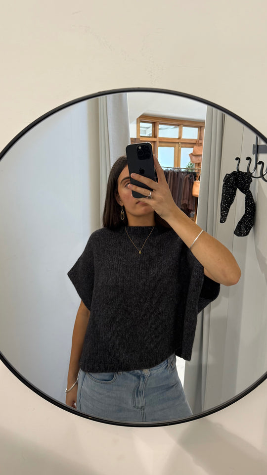 Luxe Alpaca-Merino Wool Vest Charcoal