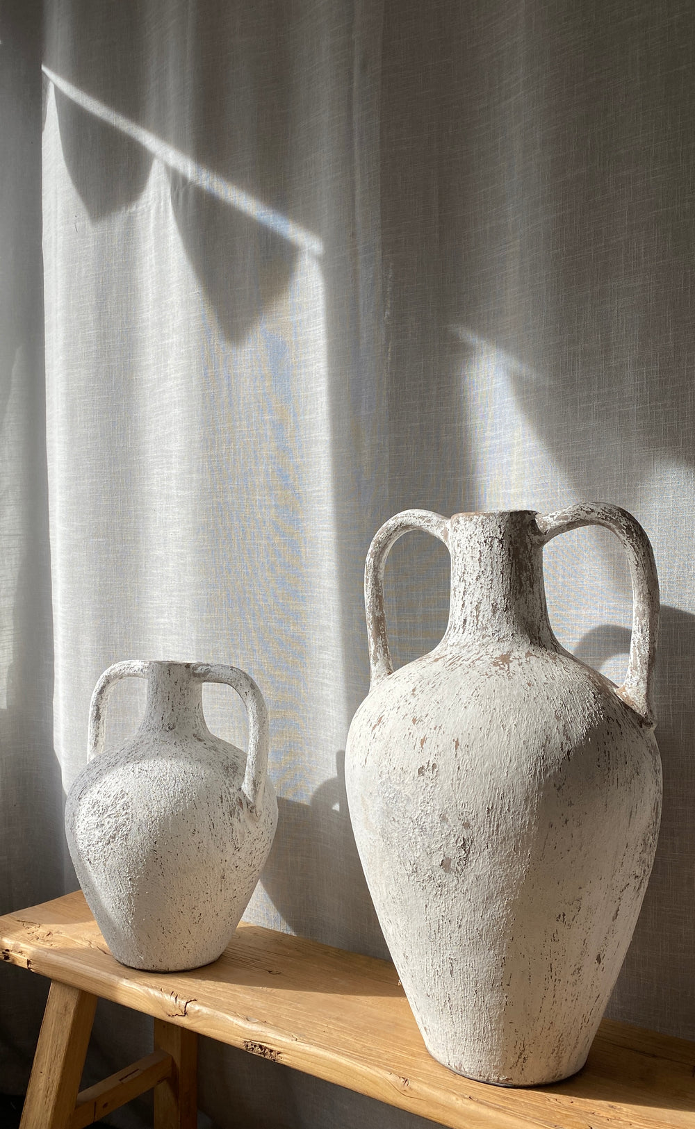Double Handed Whitewash Urn L