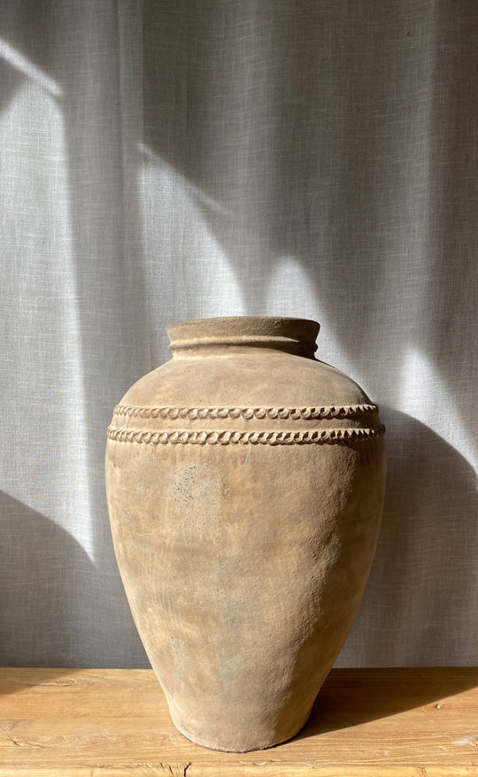 Textured Earthen Pot L