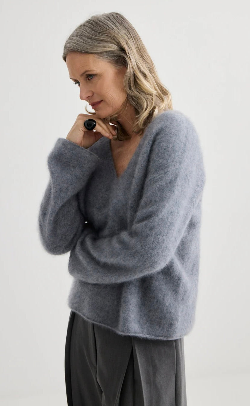 Brushed Cashmere V Neck Flannel