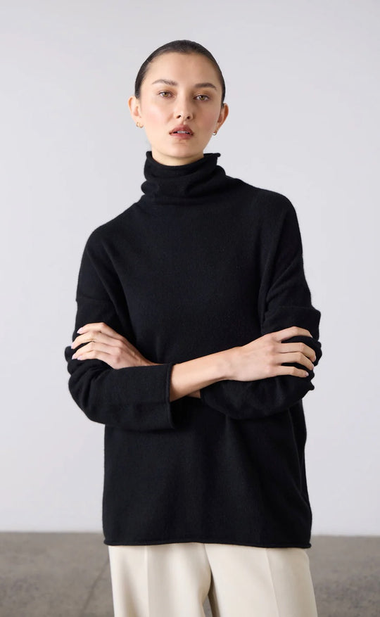 Mara Funnel Neck Black