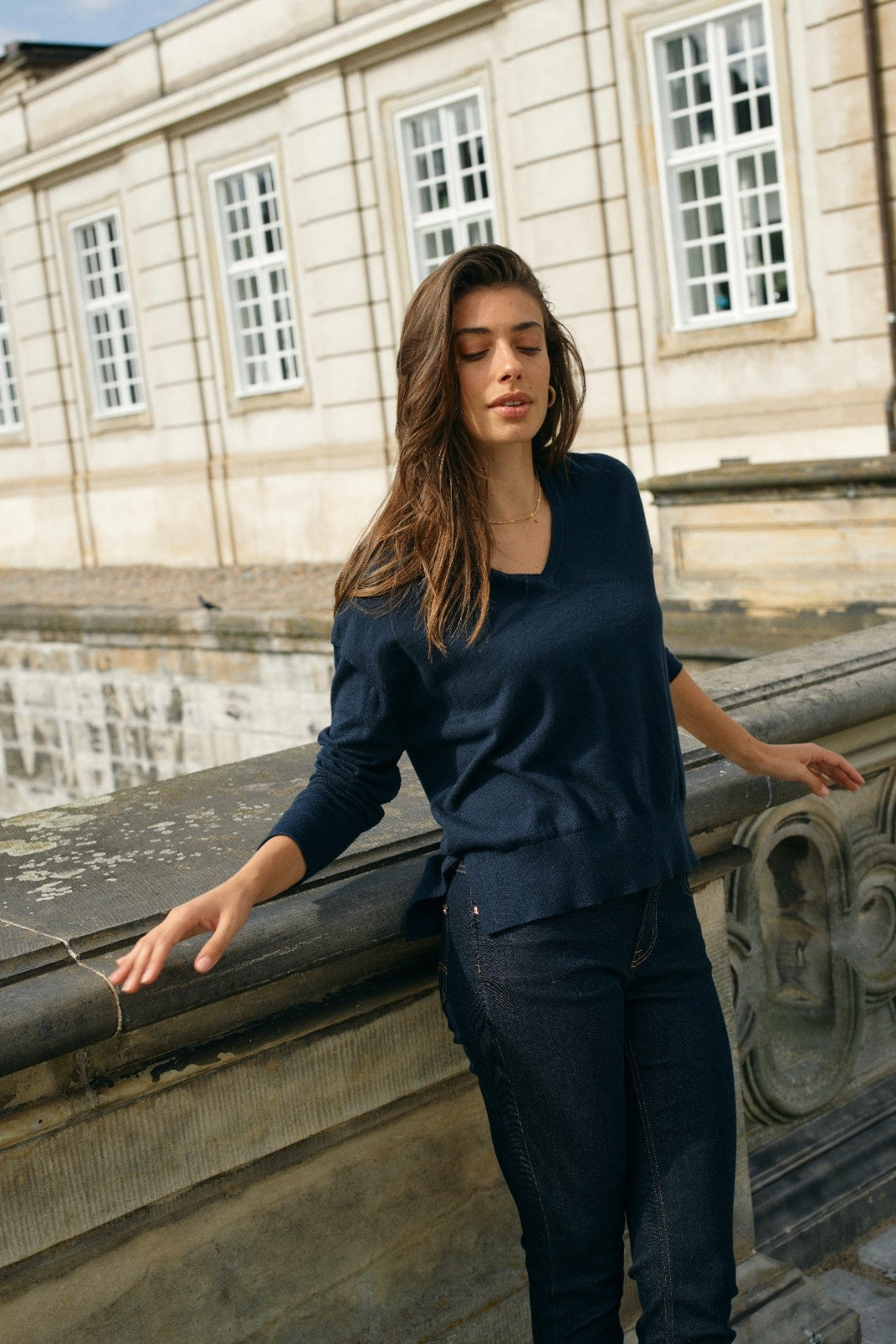 Tani V-Neck Knit Navy