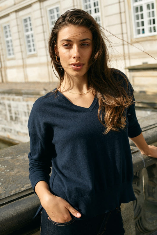 Tani V-Neck Knit Navy