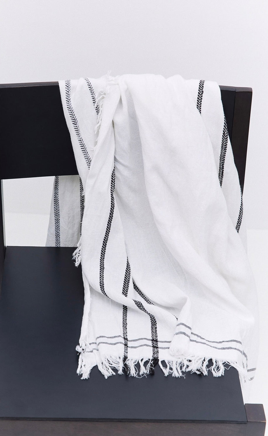 Scarf Ivory / Black Stripe