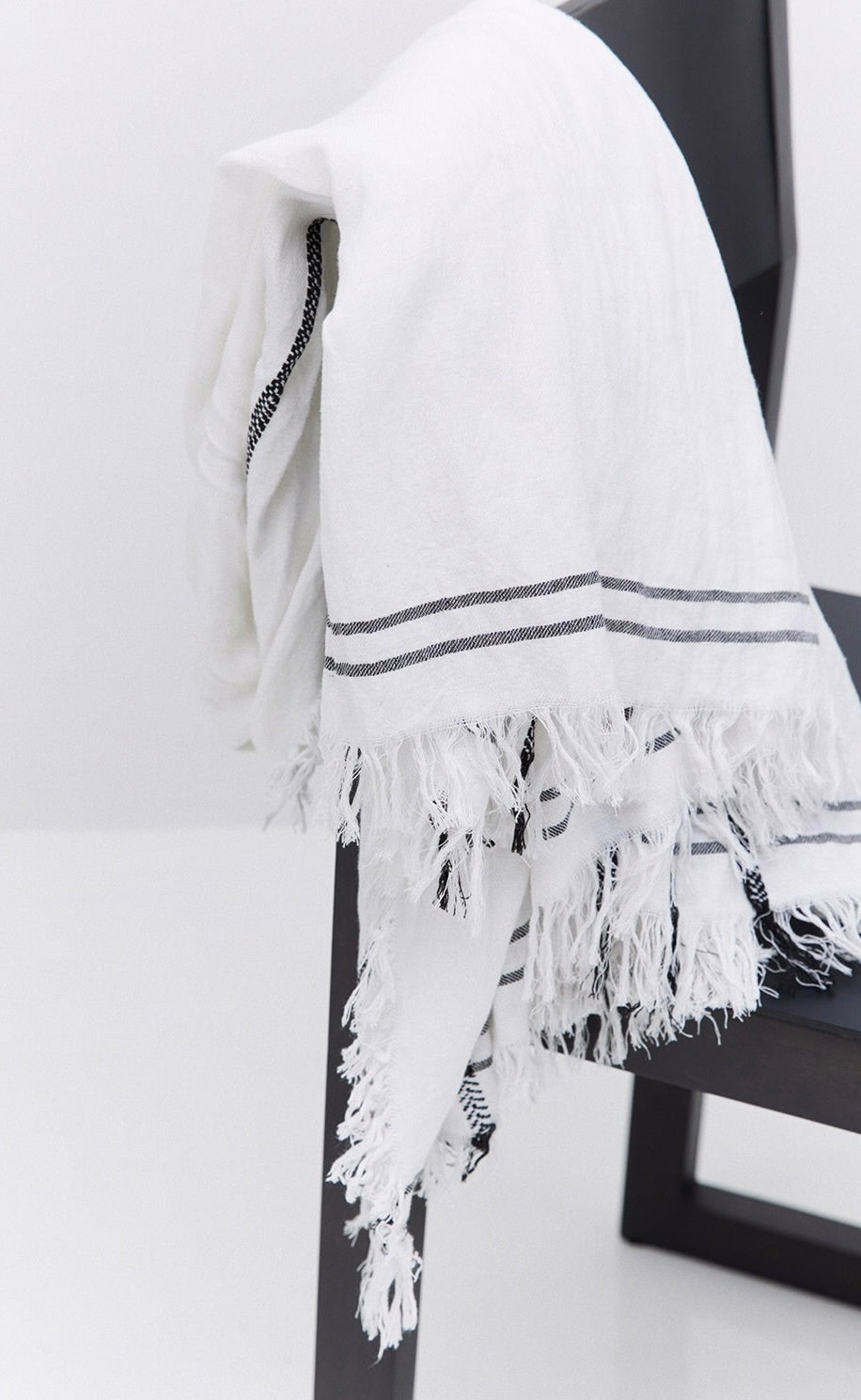 Scarf Ivory / Black Stripe