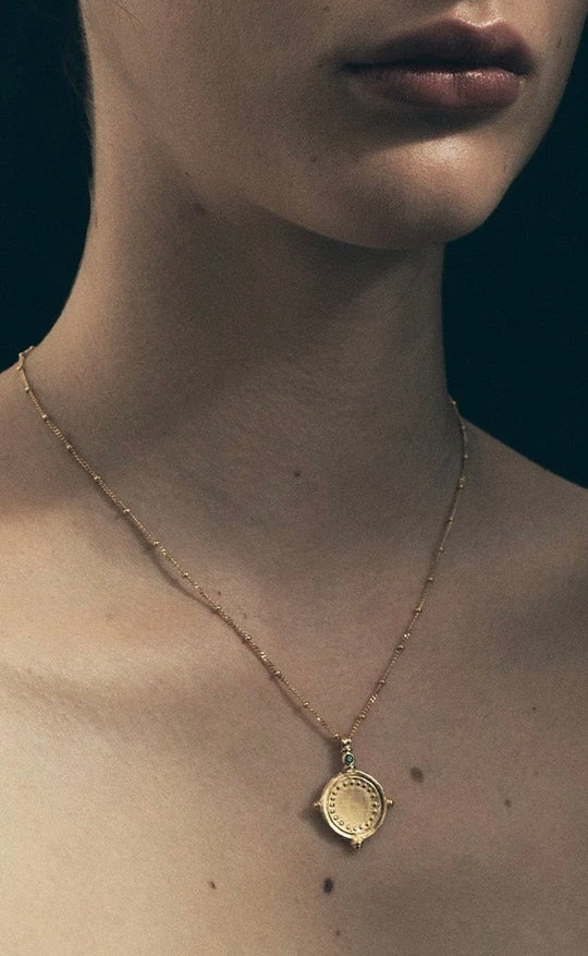 Sura Necklace Emerald Gold