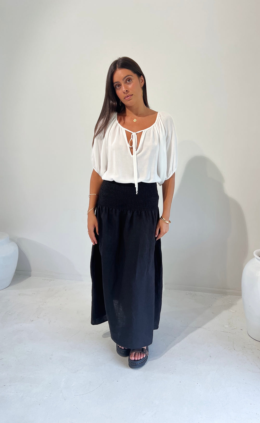 Temple Skirt Black Linen