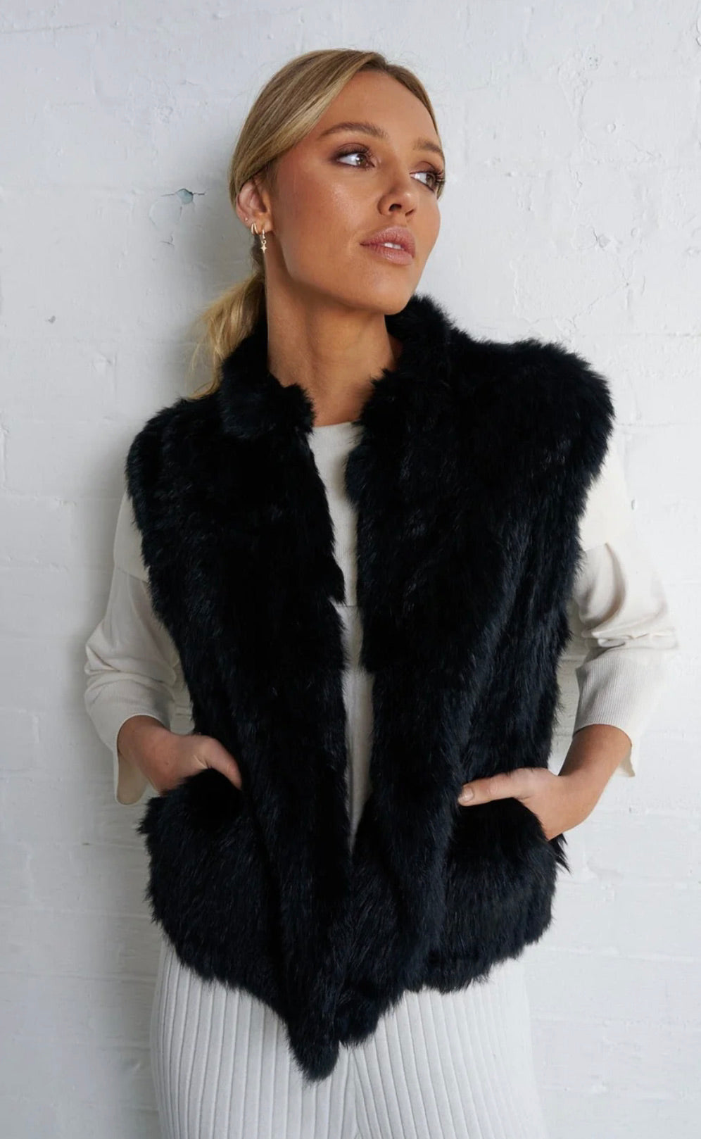 Neeve Vest Black