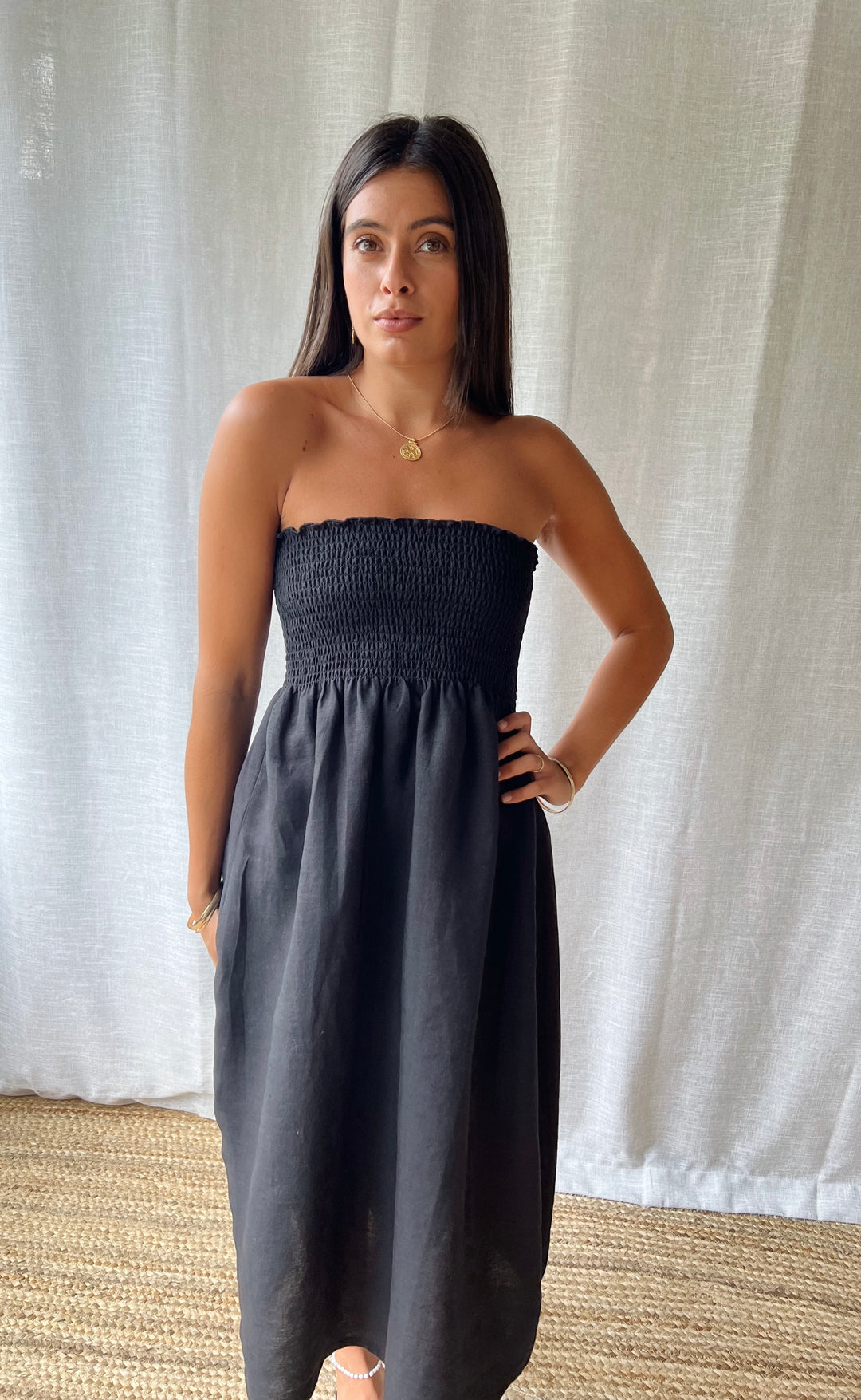 Temple Skirt Black Linen