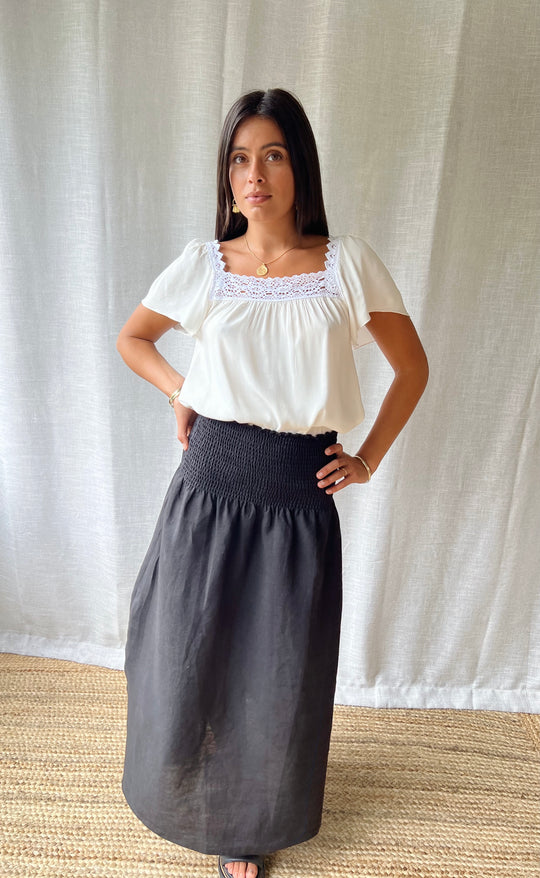 Temple Skirt Black Linen